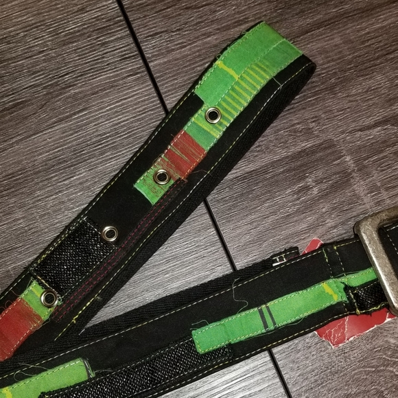 AVENTURE DES TOILES ARTIST PAINTED BELT
AVENTURES - Picture 9 of 10